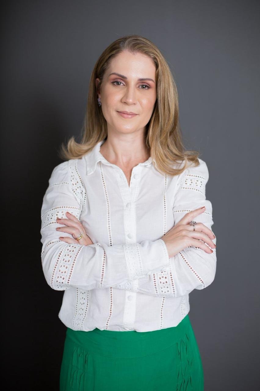 Dra. Érica Abjaudi